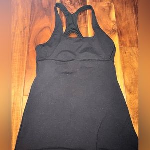 Black lulu tank